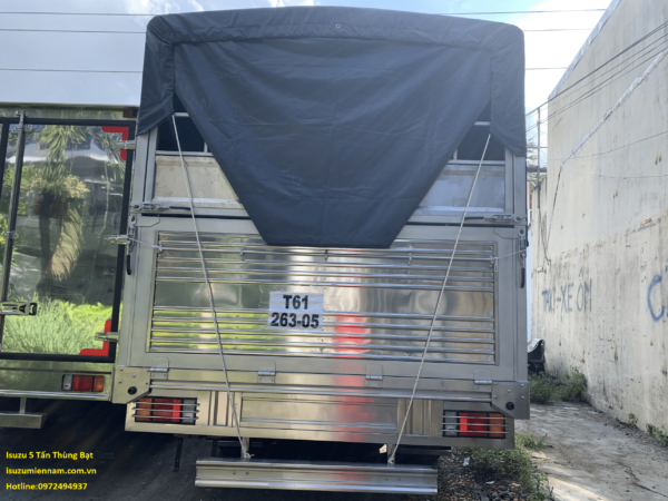 Isuzu 5 Tấn Thùng Bạt