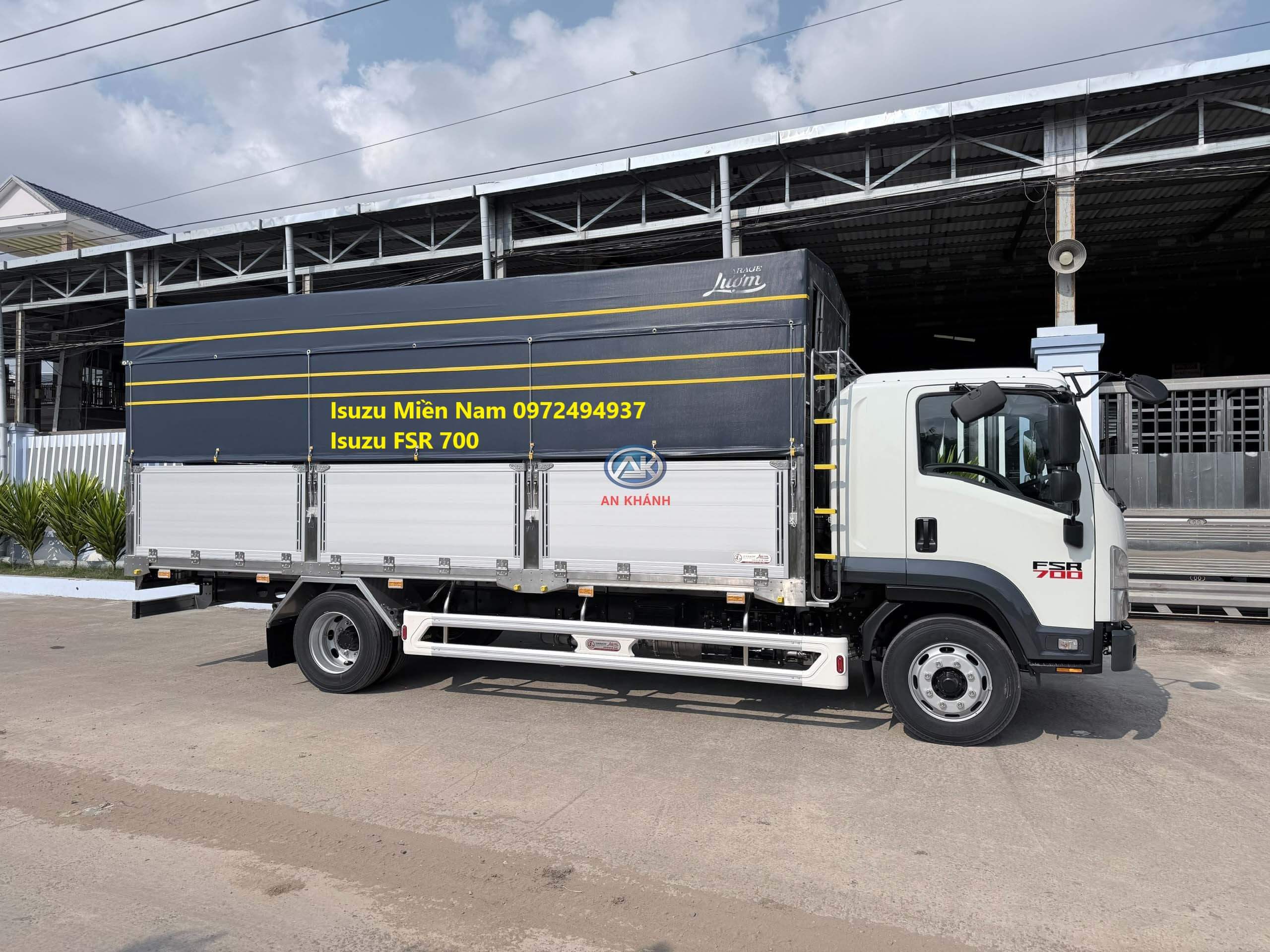 Isuzu FSR 700 Thùng Bạt